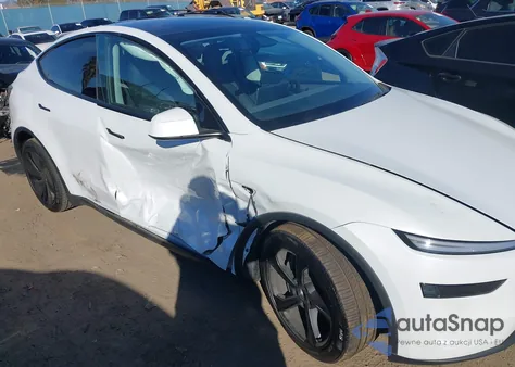 2026 Tesla Model Y Long Range Dual Motor All-Wheel Drive from USA, damaged, VIN 7SAYGDED7TA463244
